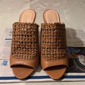Vero Cuoio Brown Woven Mules